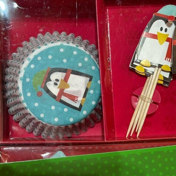 Penguin Cupcake Wrap Kit with Liners, Wraps and Toppers set of 48 NWT - Picture 5 of 5